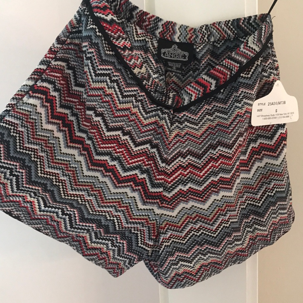 Angie multicolored pattern shorts